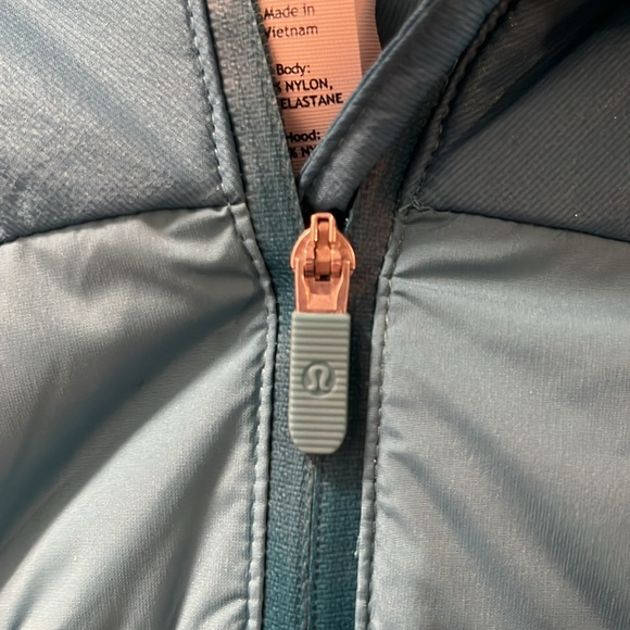 TEAL LULULEMON RUNNING COAT - Picture 5 of 6